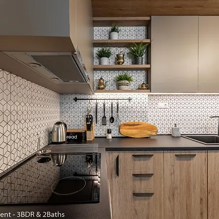 Apartment Luxury & Unique - Center Apt. - 3bdr & 2 Baths